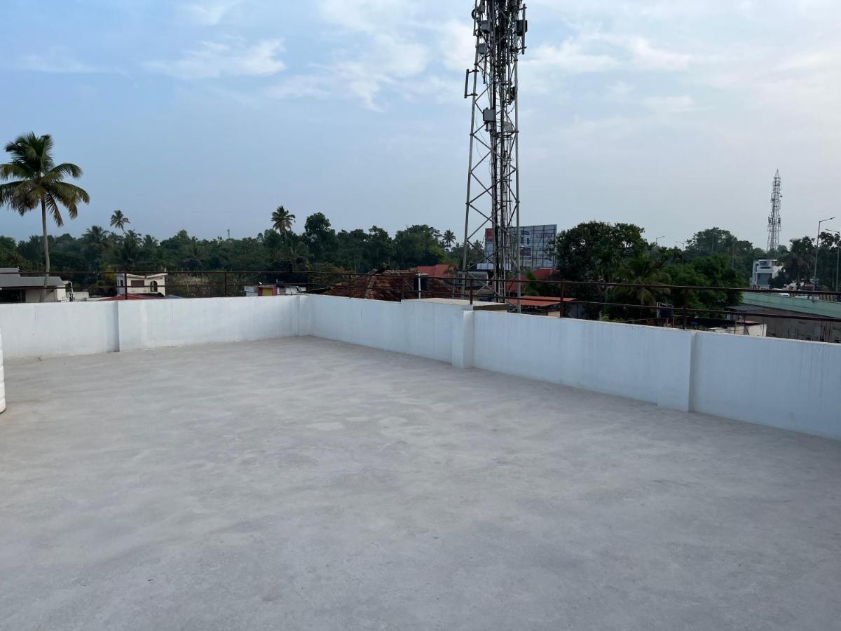 Solomon Apartments,Alappuzha Beach. Bagian luar foto