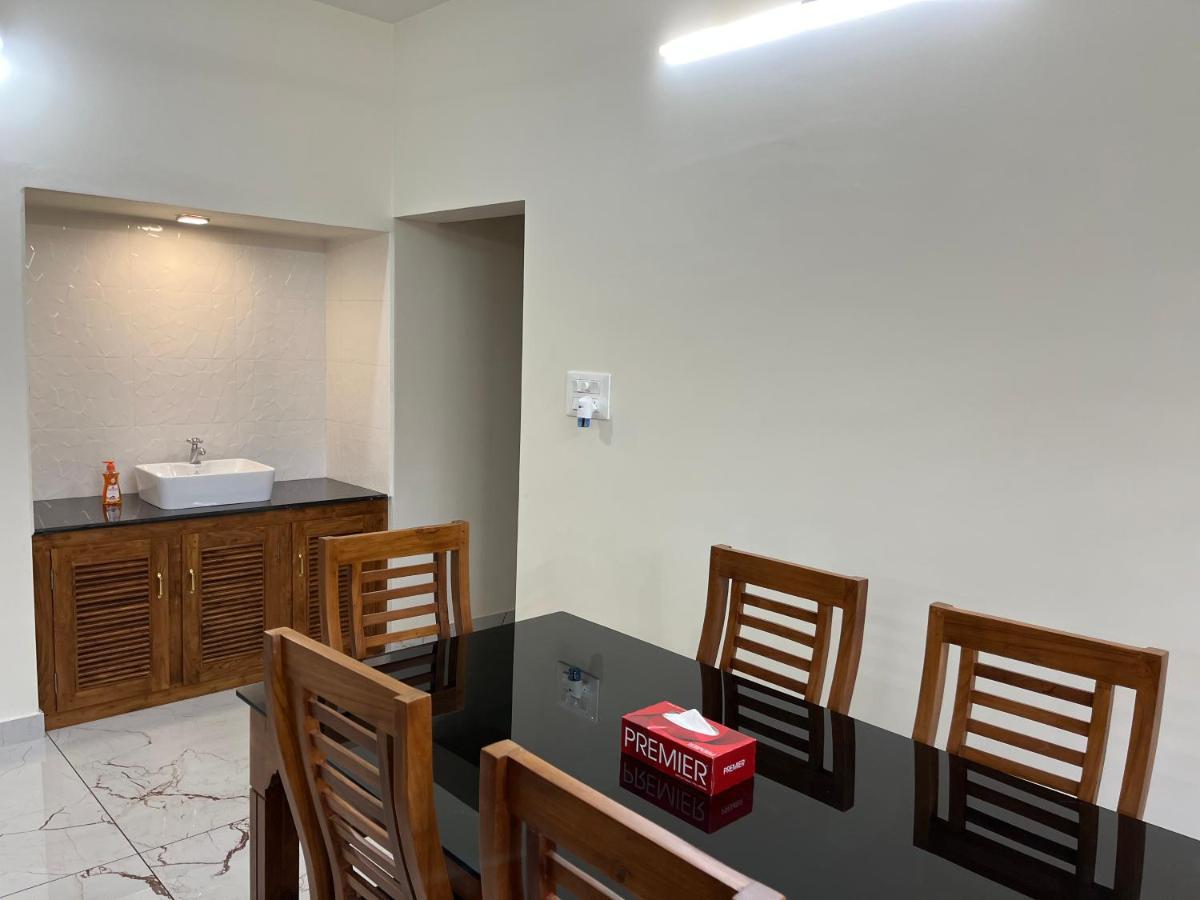 Solomon Apartments,Alappuzha Beach. Bagian luar foto