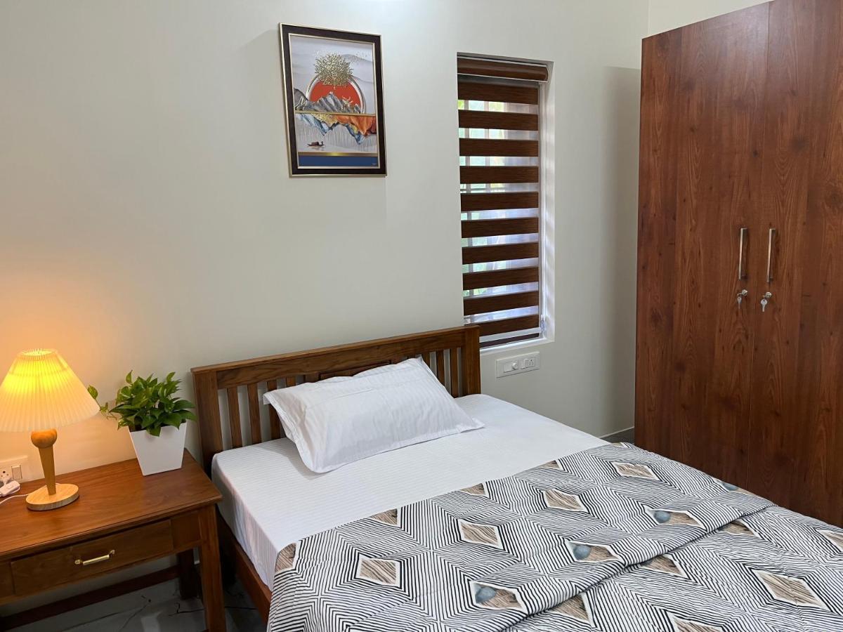 Solomon Apartments,Alappuzha Beach. Bagian luar foto