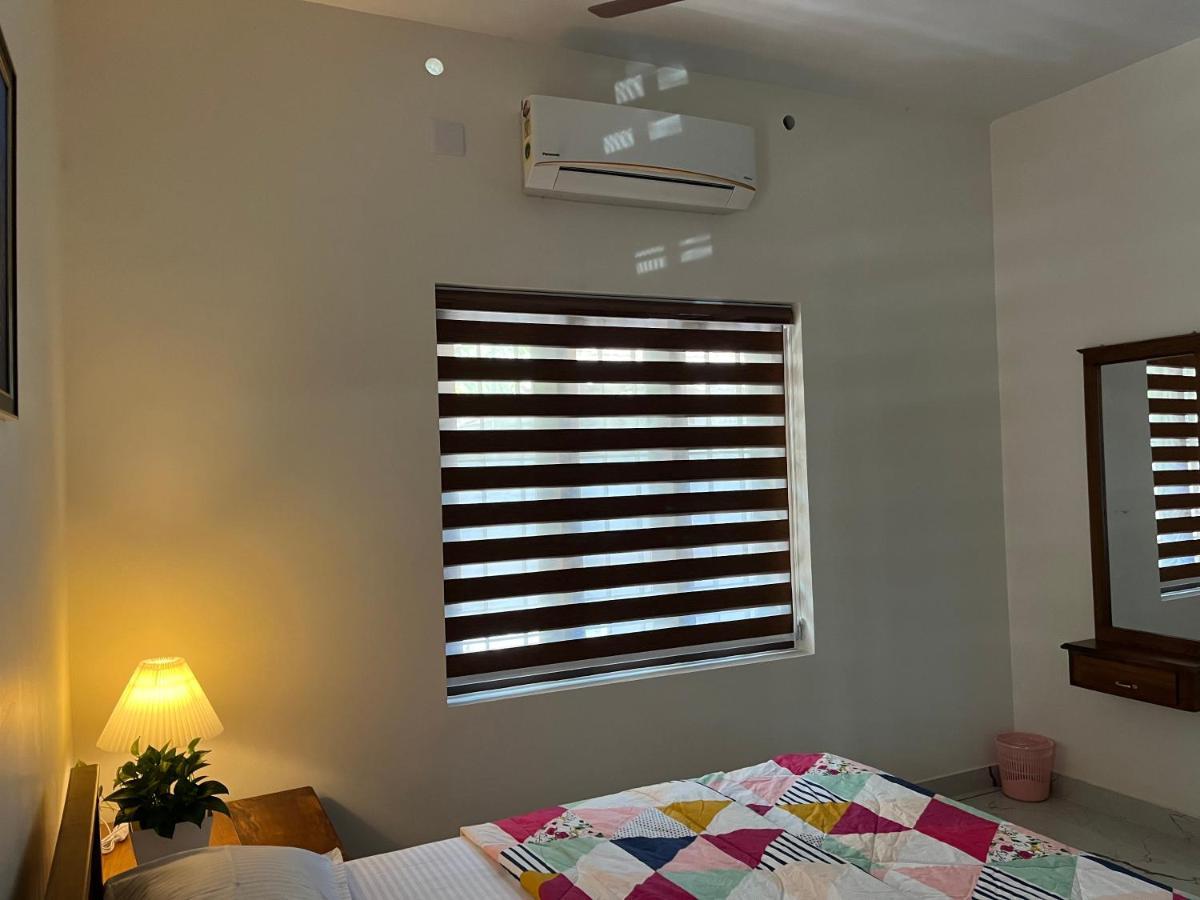 Solomon Apartments,Alappuzha Beach. Bagian luar foto