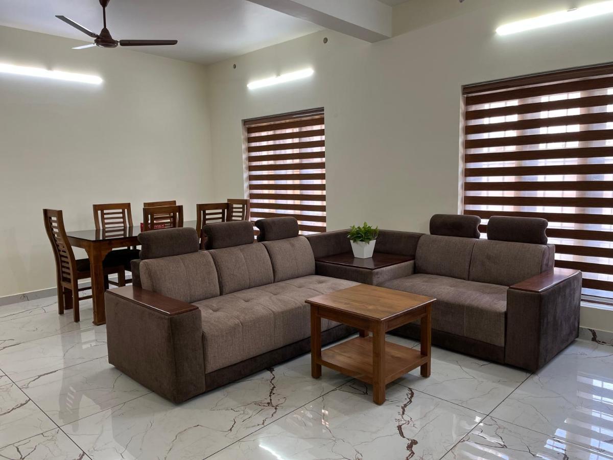 Solomon Apartments,Alappuzha Beach. Bagian luar foto