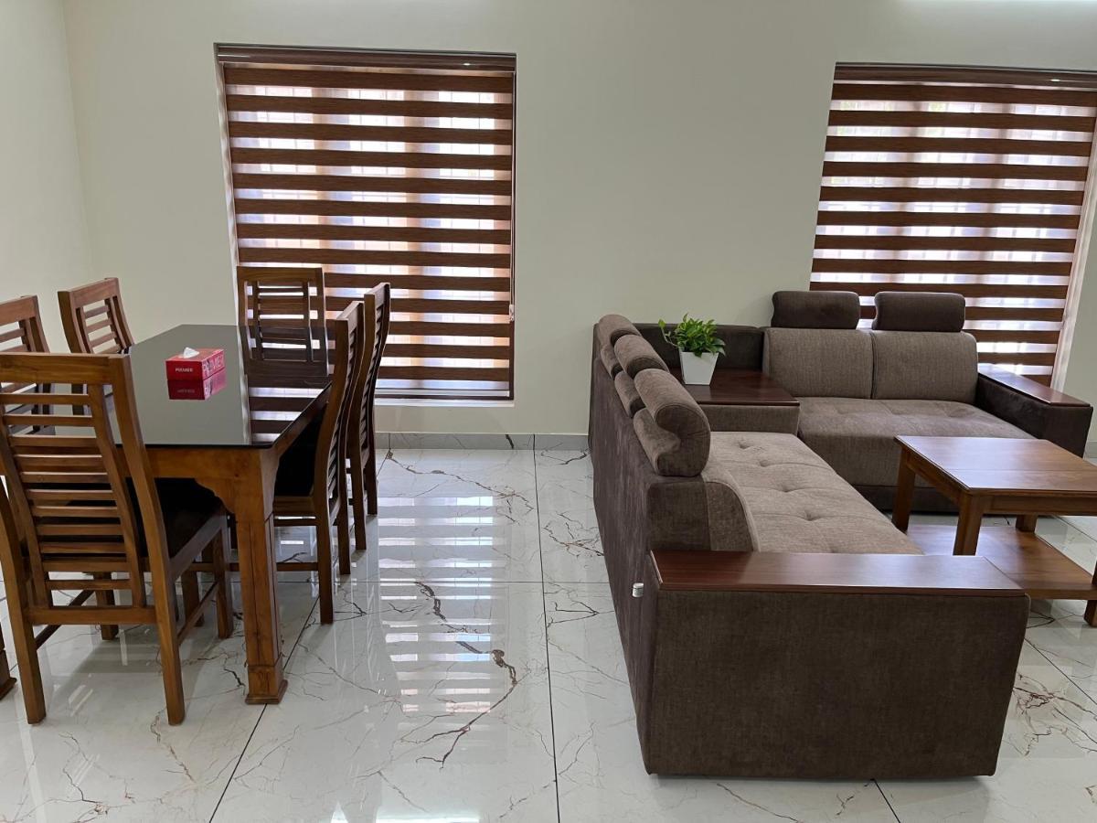 Solomon Apartments,Alappuzha Beach. Bagian luar foto