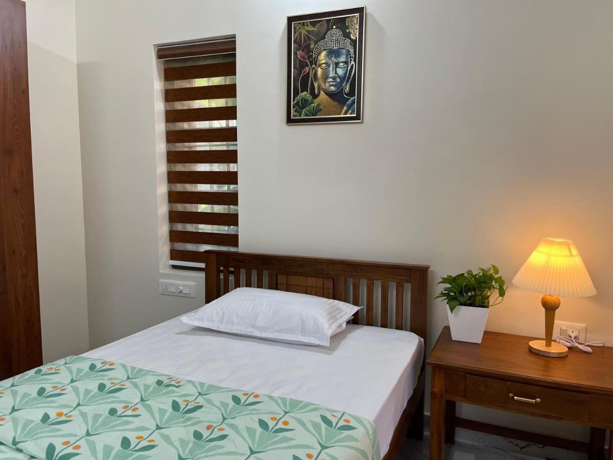 Solomon Apartments,Alappuzha Beach. Bagian luar foto