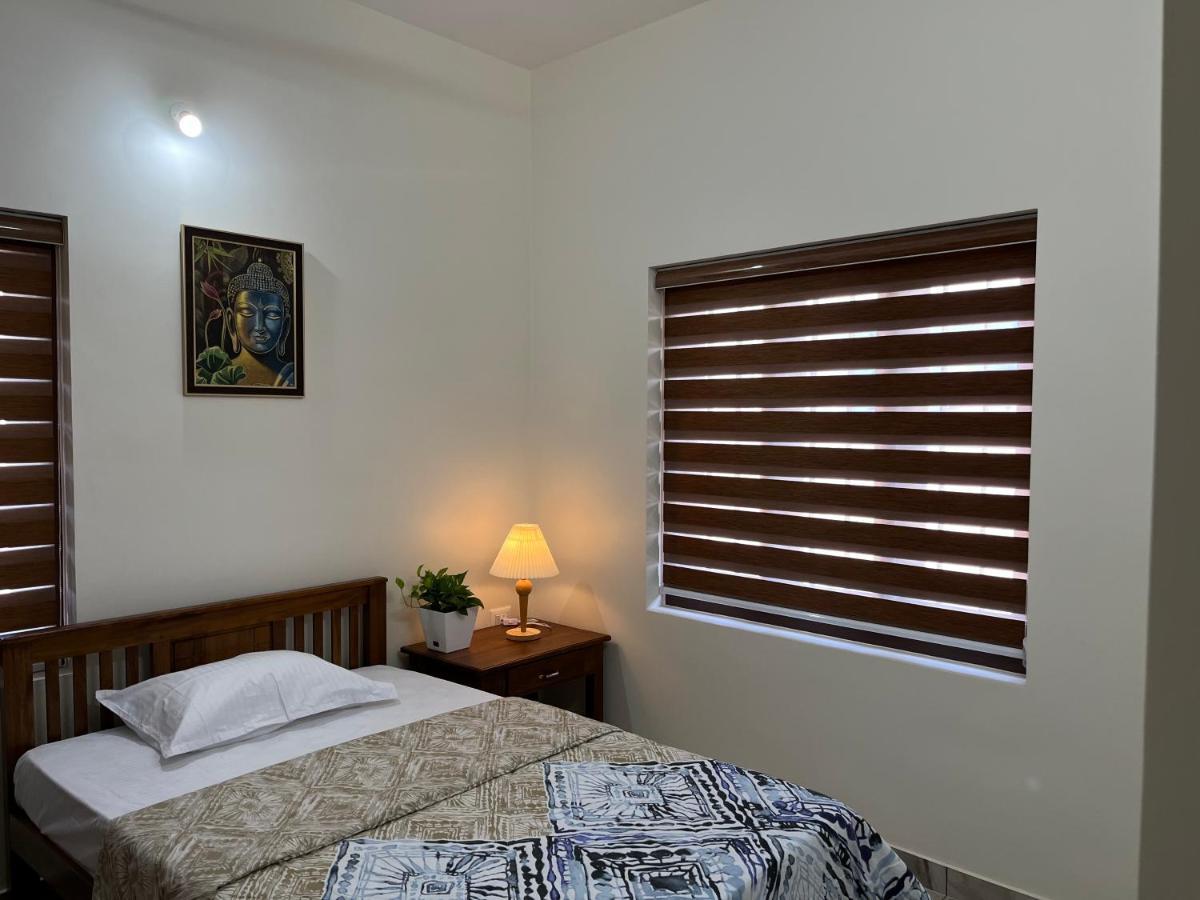 Solomon Apartments,Alappuzha Beach. Bagian luar foto