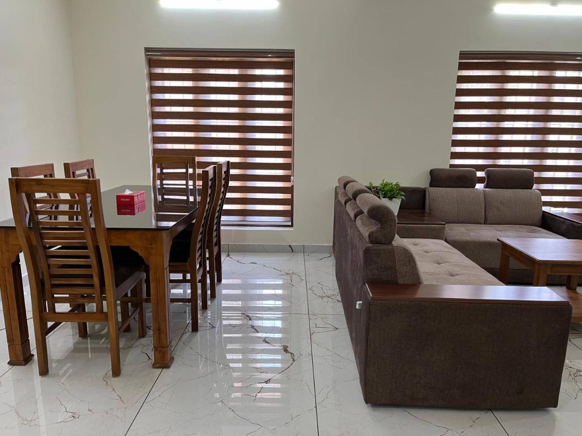Solomon Apartments,Alappuzha Beach. Bagian luar foto