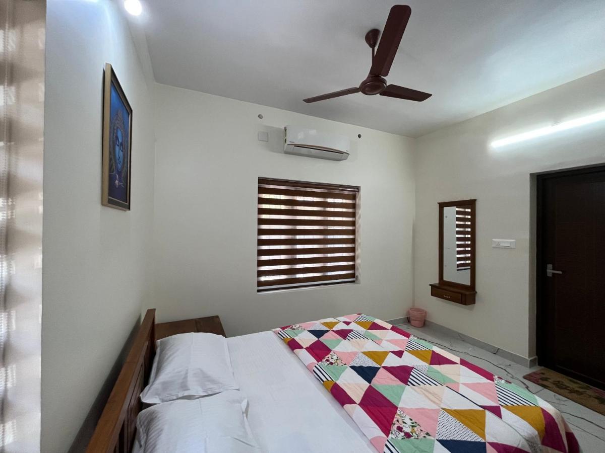 Solomon Apartments,Alappuzha Beach. Bagian luar foto