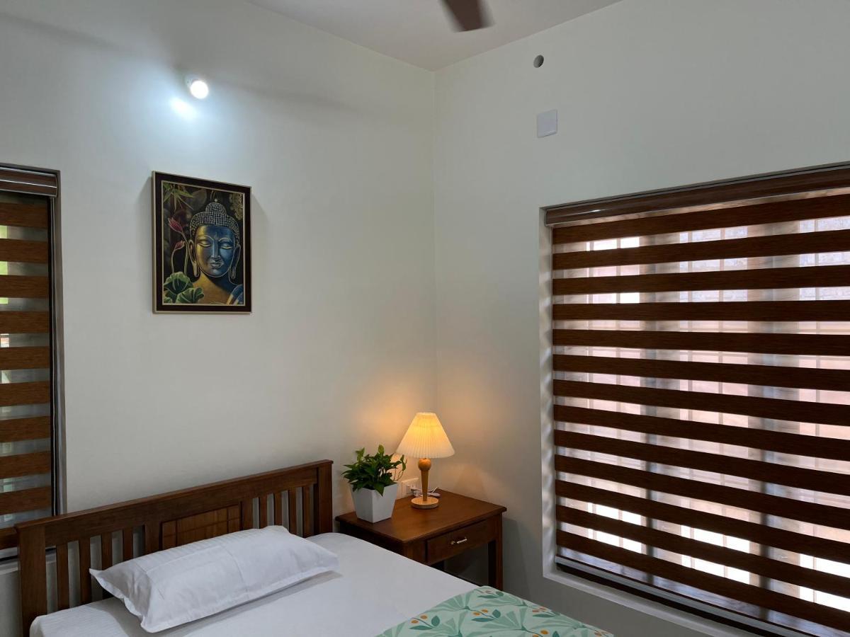 Solomon Apartments,Alappuzha Beach. Bagian luar foto