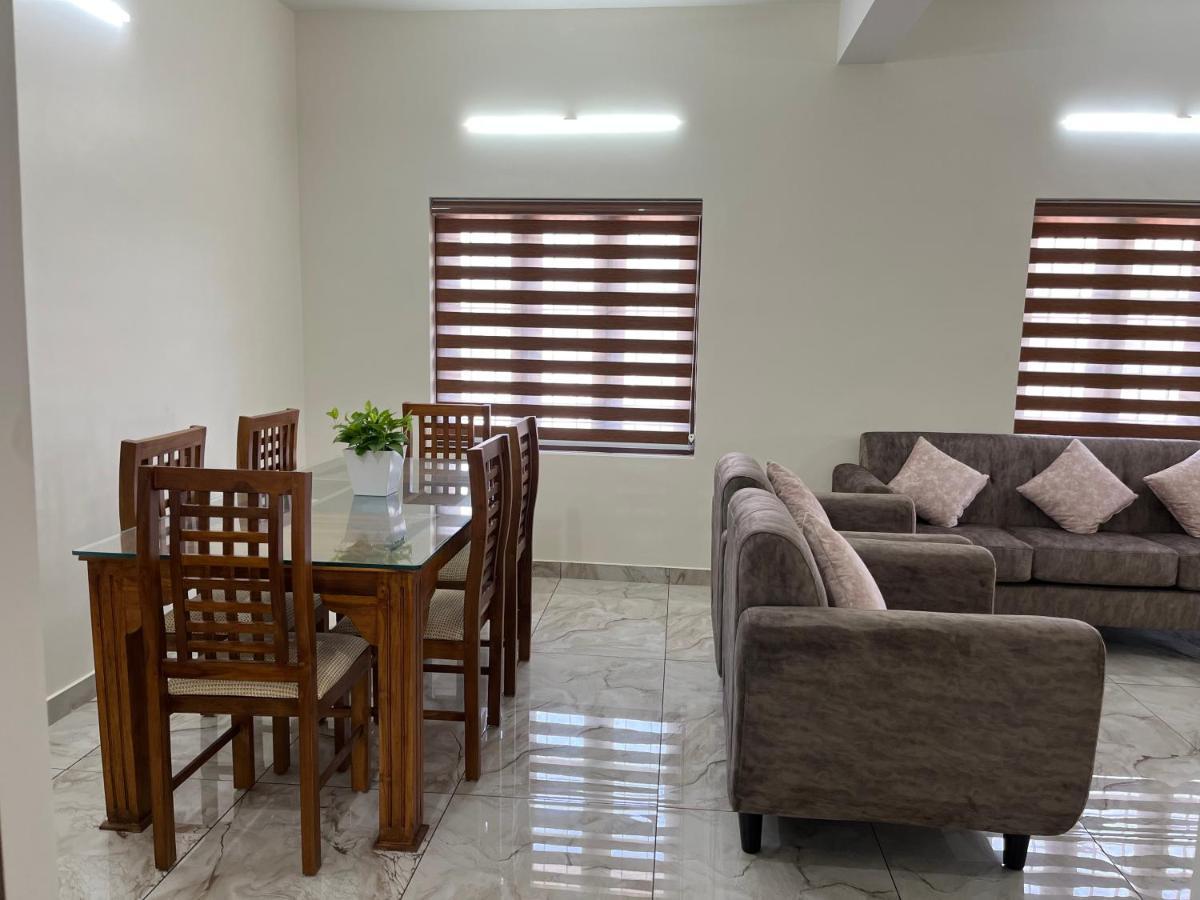 Solomon Apartments,Alappuzha Beach. Bagian luar foto