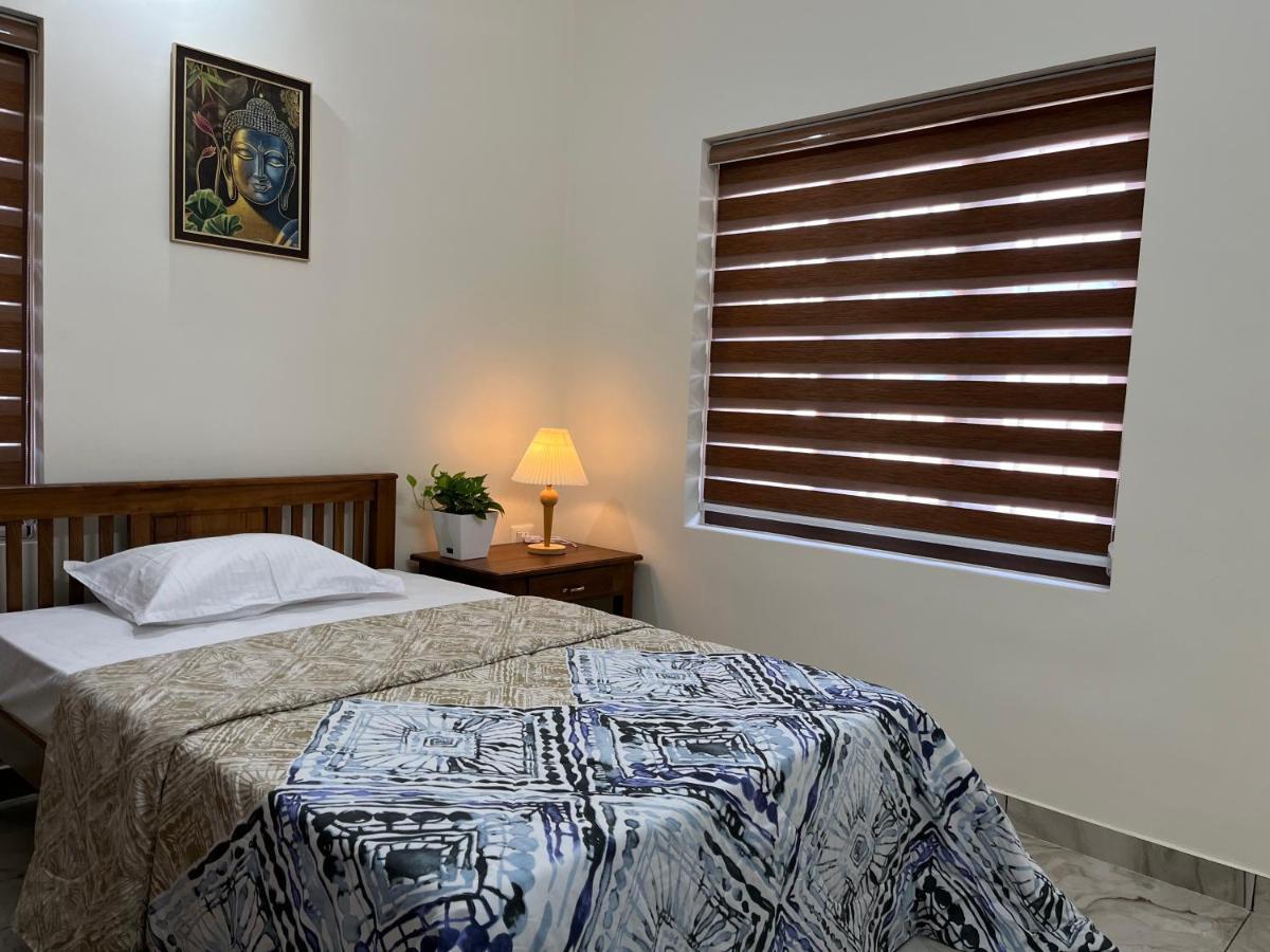 Solomon Apartments,Alappuzha Beach. Bagian luar foto