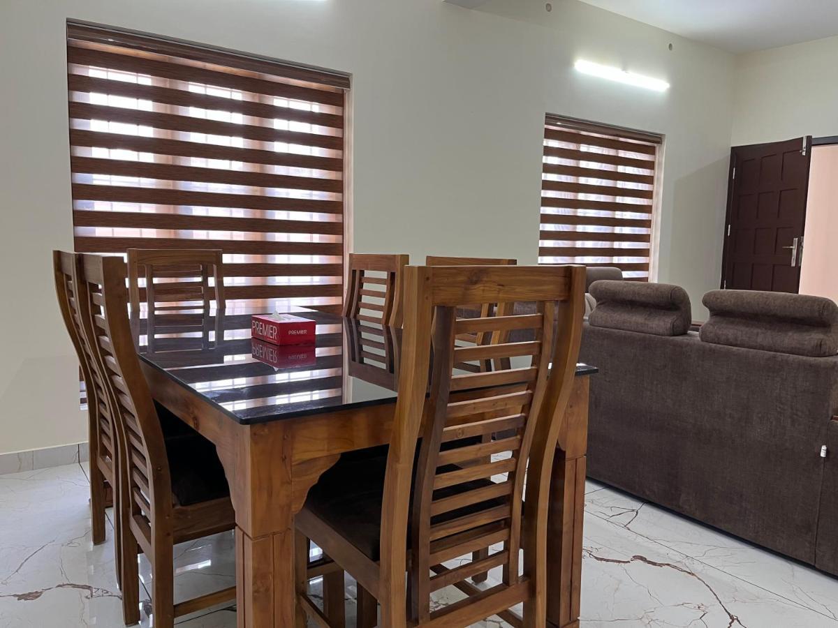 Solomon Apartments,Alappuzha Beach. Bagian luar foto