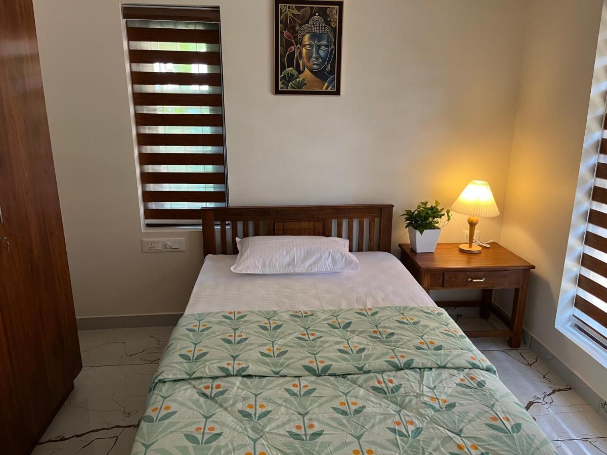 Solomon Apartments,Alappuzha Beach. Bagian luar foto