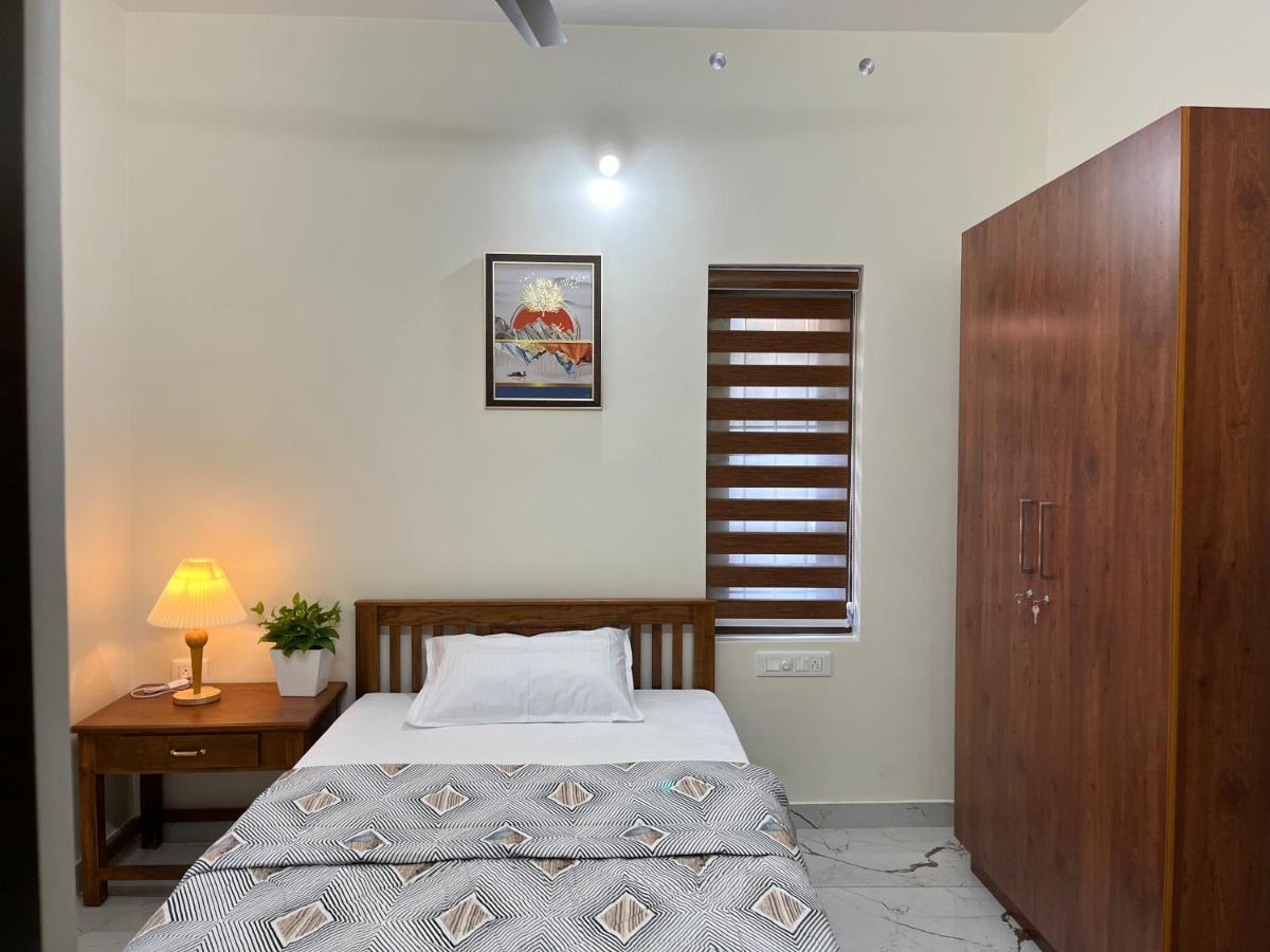 Solomon Apartments,Alappuzha Beach. Bagian luar foto