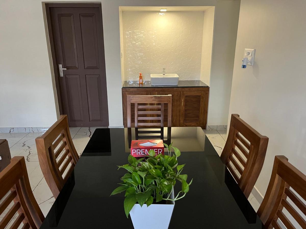 Solomon Apartments,Alappuzha Beach. Bagian luar foto