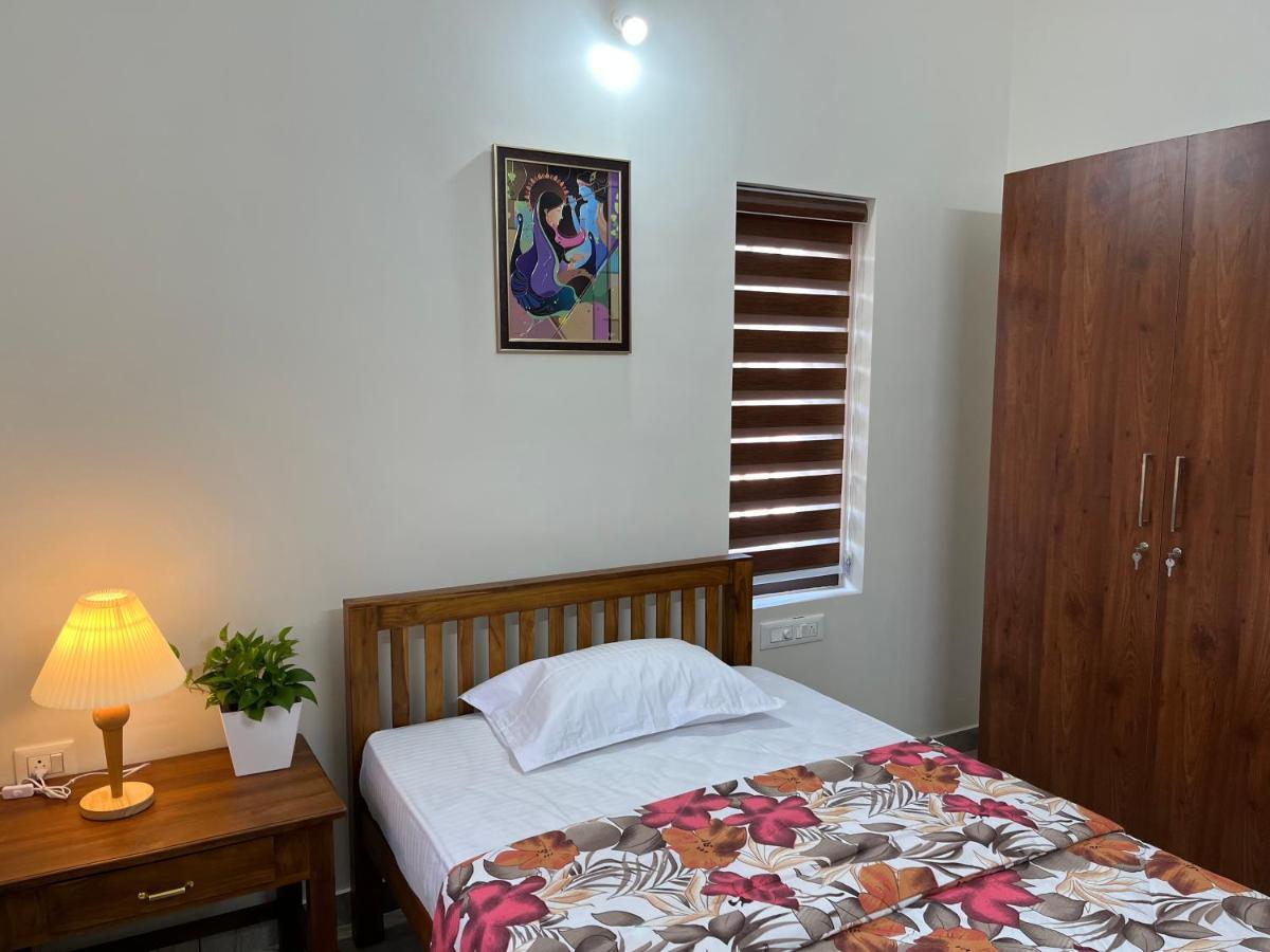 Solomon Apartments,Alappuzha Beach. Bagian luar foto
