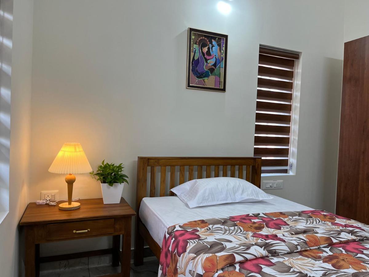 Solomon Apartments,Alappuzha Beach. Bagian luar foto